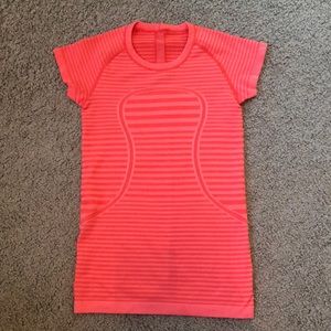 Lululemon Swiftly Tech Short Sleeve — Size 4, EUC